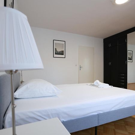 Retro Apartment In The City Center. Vienna Esterno foto