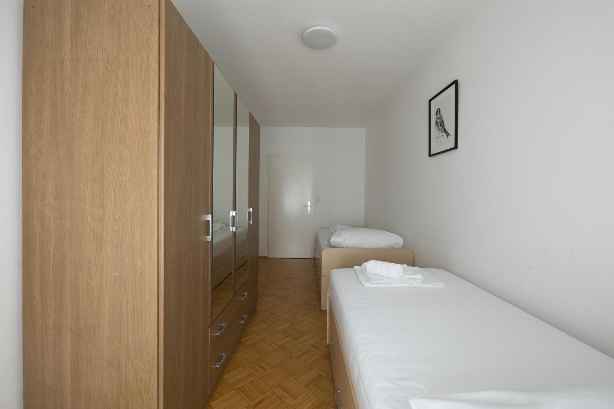 Retro Apartment In The City Center. Vienna Esterno foto