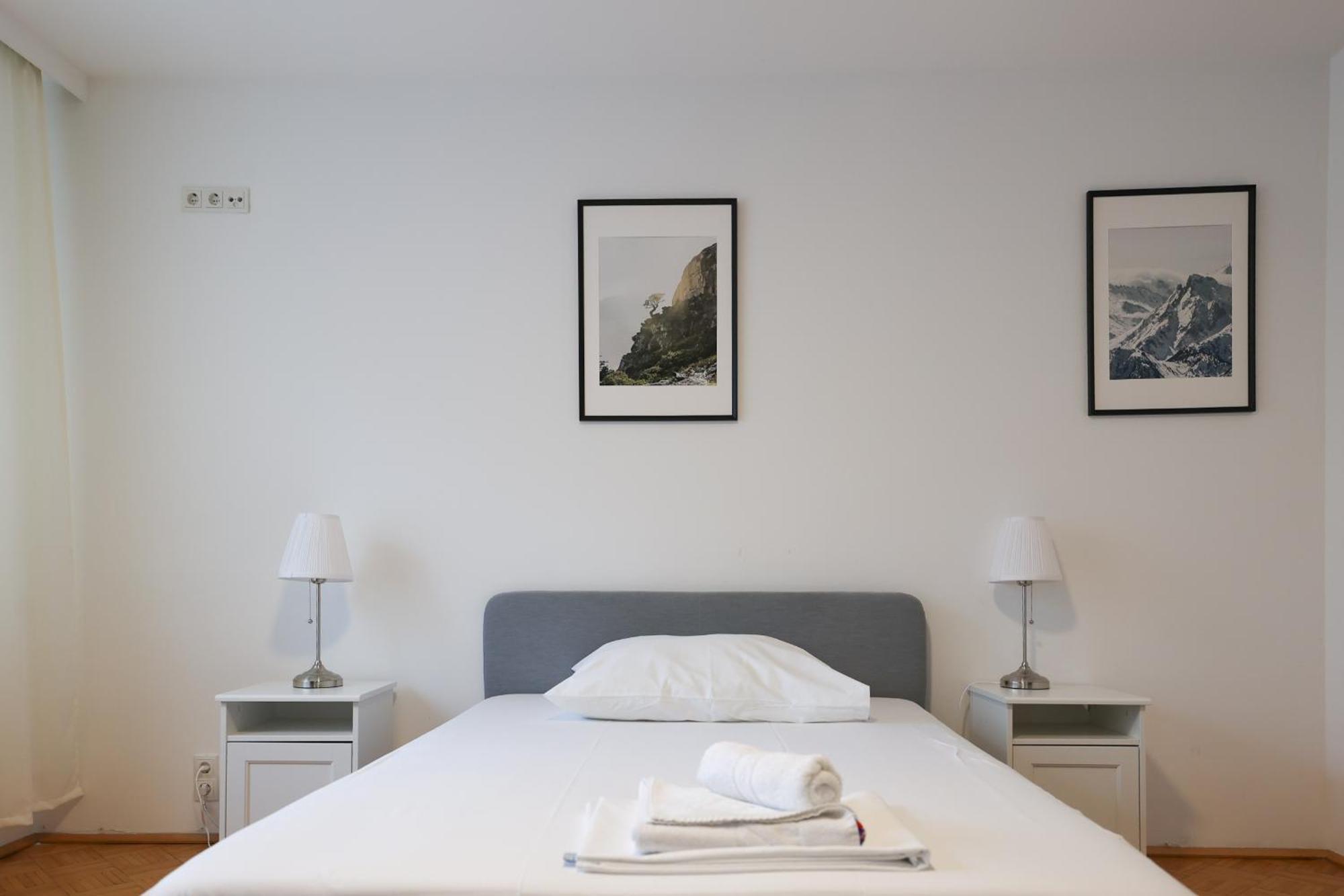 Retro Apartment In The City Center. Vienna Esterno foto